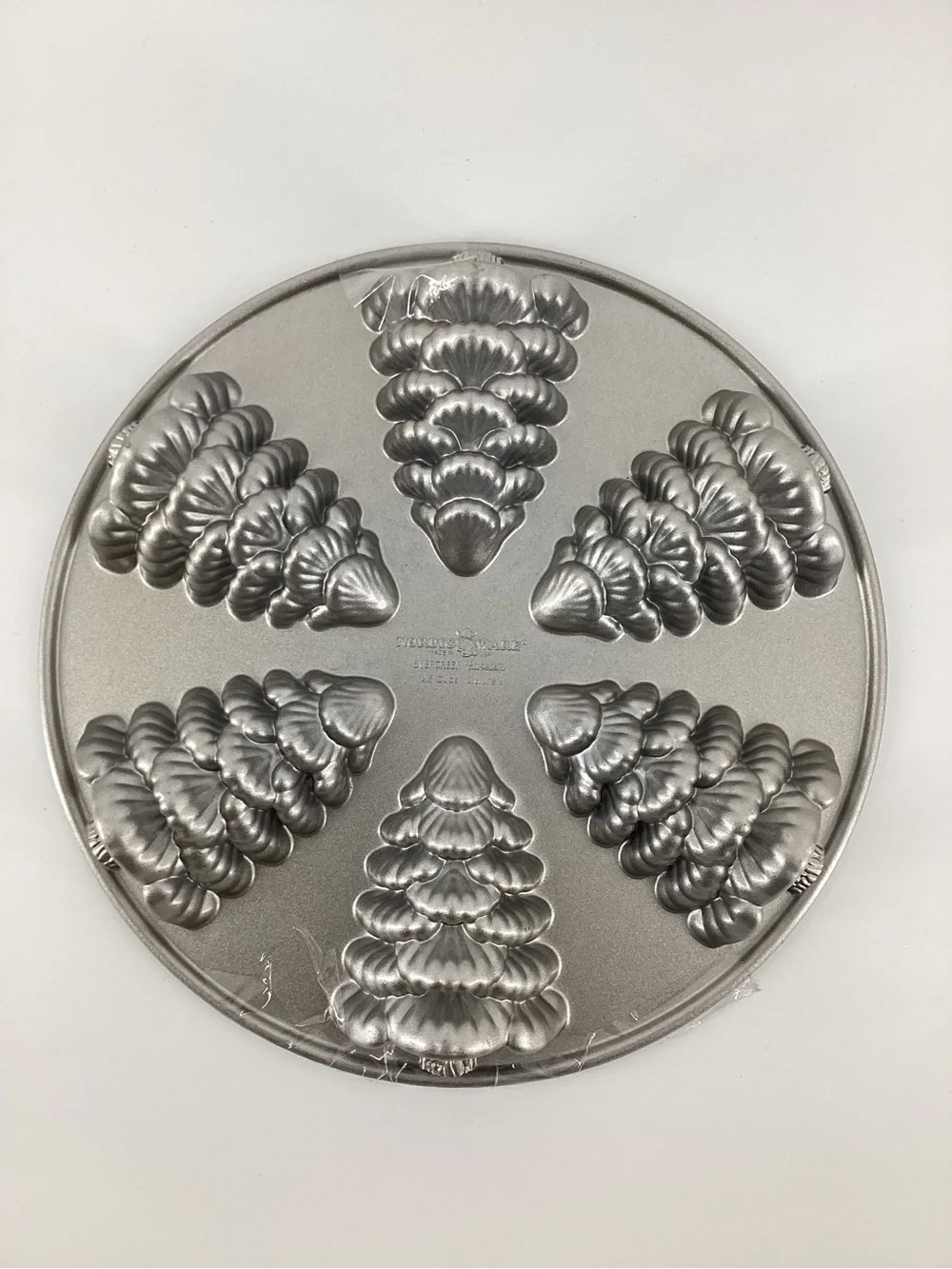 Nordic Ware Evergreen Cakelet Pan